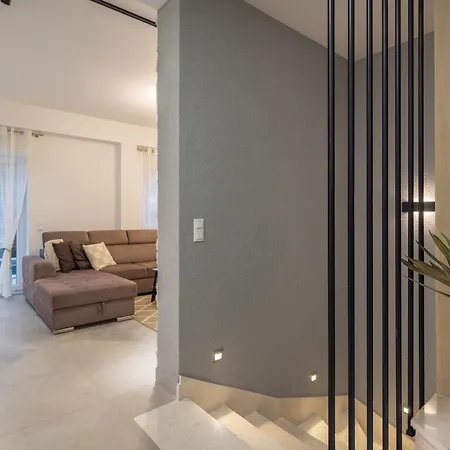 Вілла Miravalle - Private Heated Pool, Jacuzzi, Sauna, Private Garage Parking *